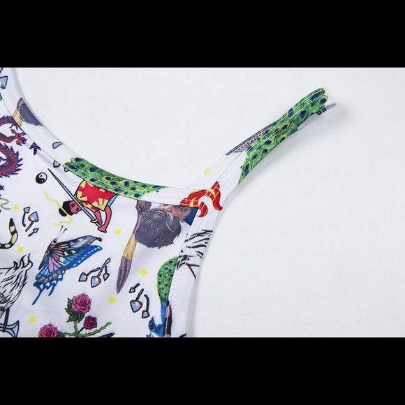 White trippy print cami crop top 🐲🔥🐅🦚🗡 - Picture 14 of 16